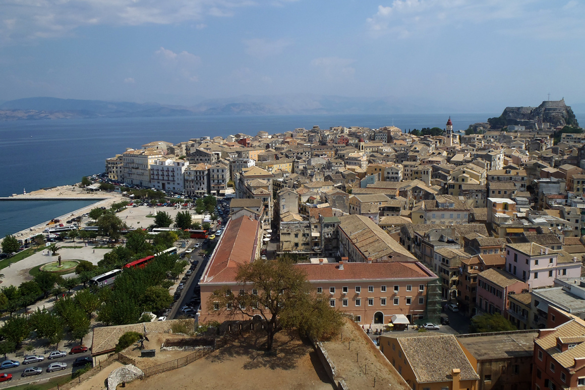 CORFù - Guida turistica per vacanze a Corfù - voli, hotel, spiagge ed altre informazioni